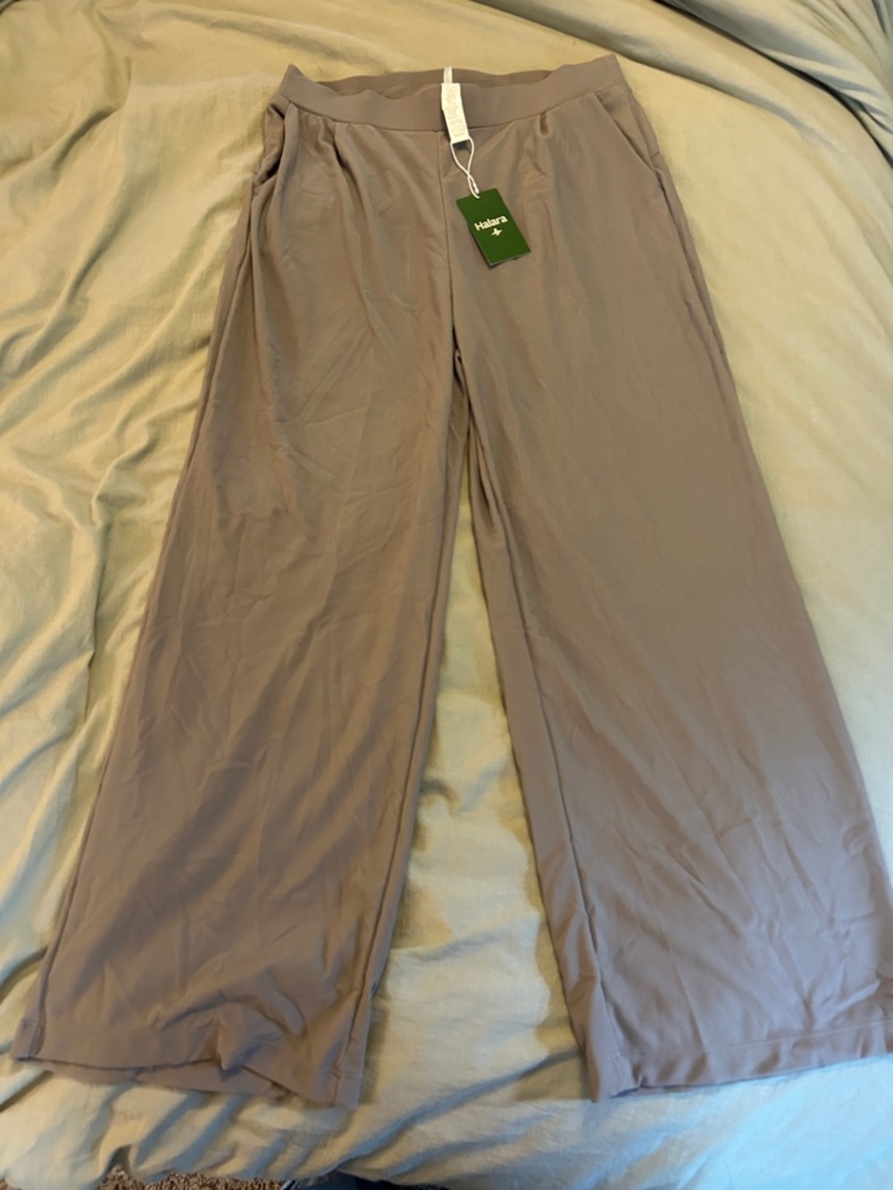 HALARA Wide Leg Pants in Taupe